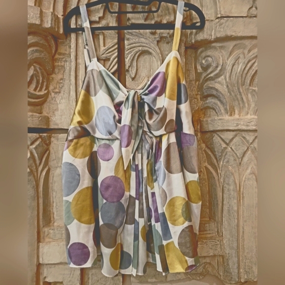 Beautiful Top - Picture 2 of 5